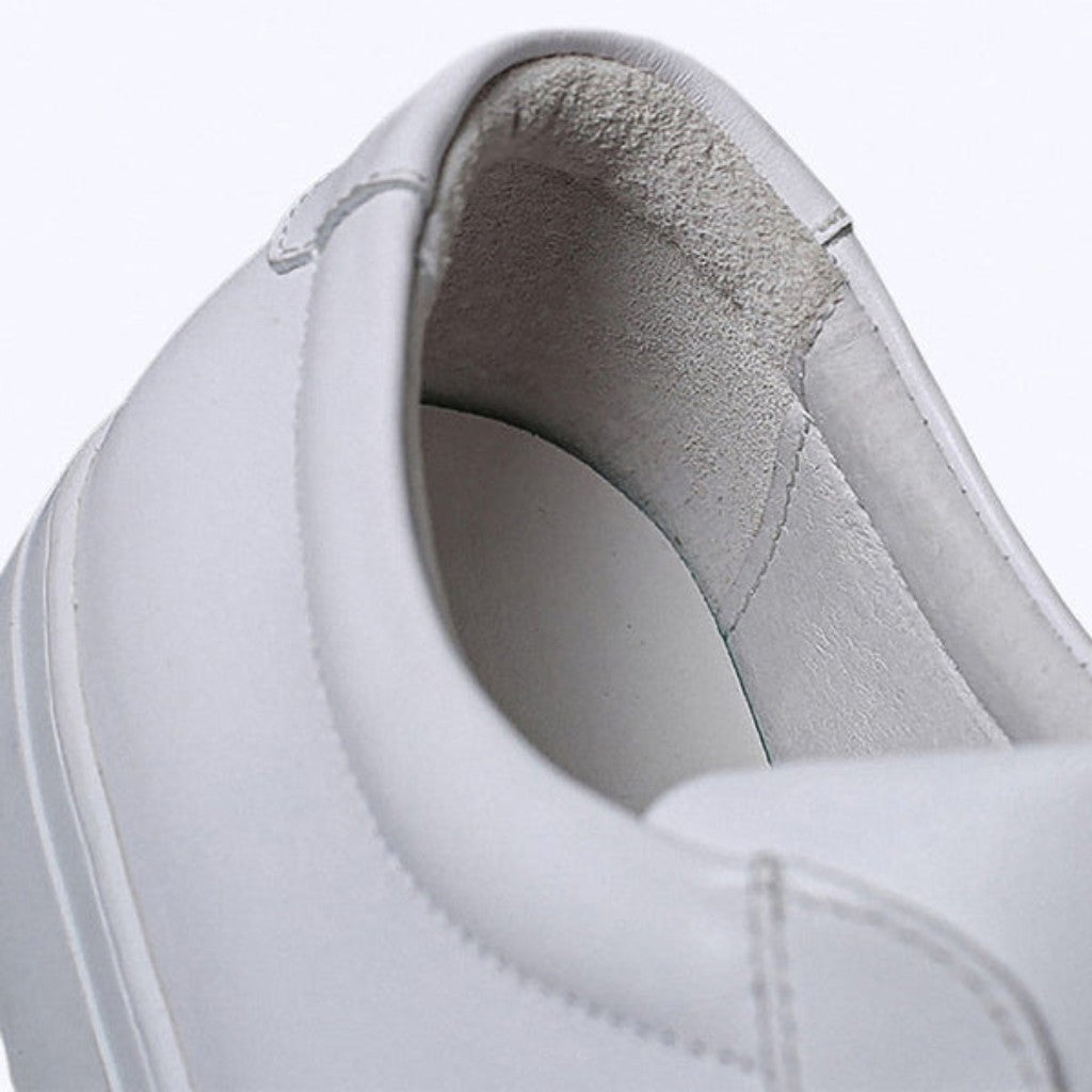 Accrington Men’s Casual Trainers – Timeless Elegance